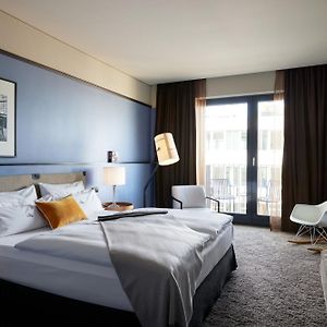 Zimmer mit Kingsize-Bett